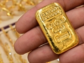 الذهب يلامس الـ4700 دولار!